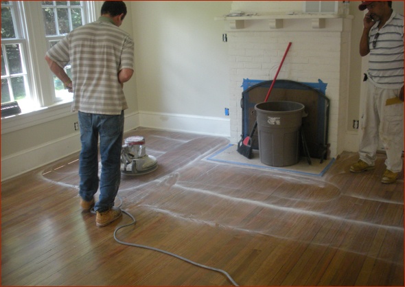 Screening the hardwood floor