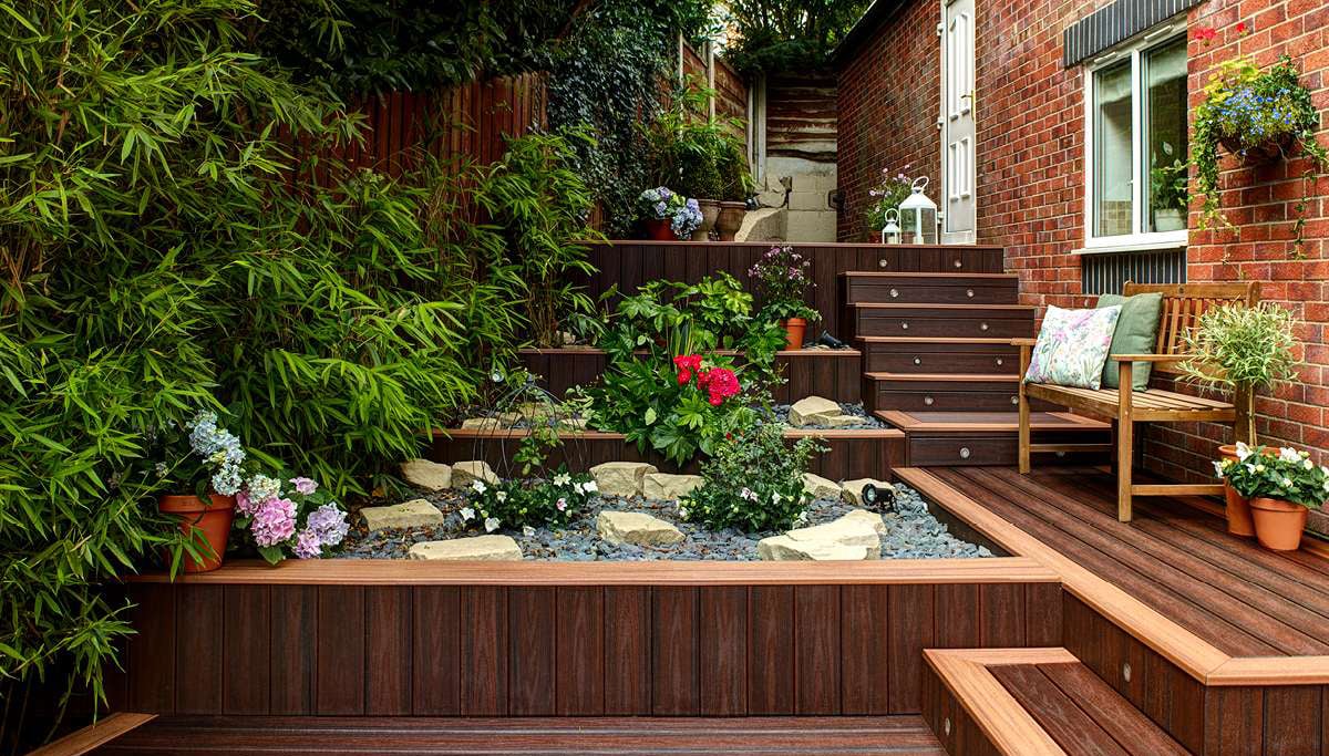 Trex Transcend Decking intricate design lava pit